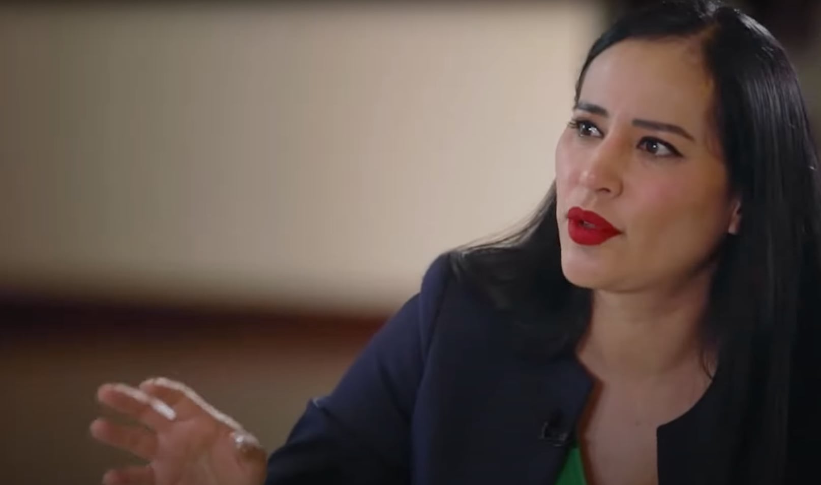 Sandra Cuevas recuerda que vendía dulces para pagar estudios en el extranjero