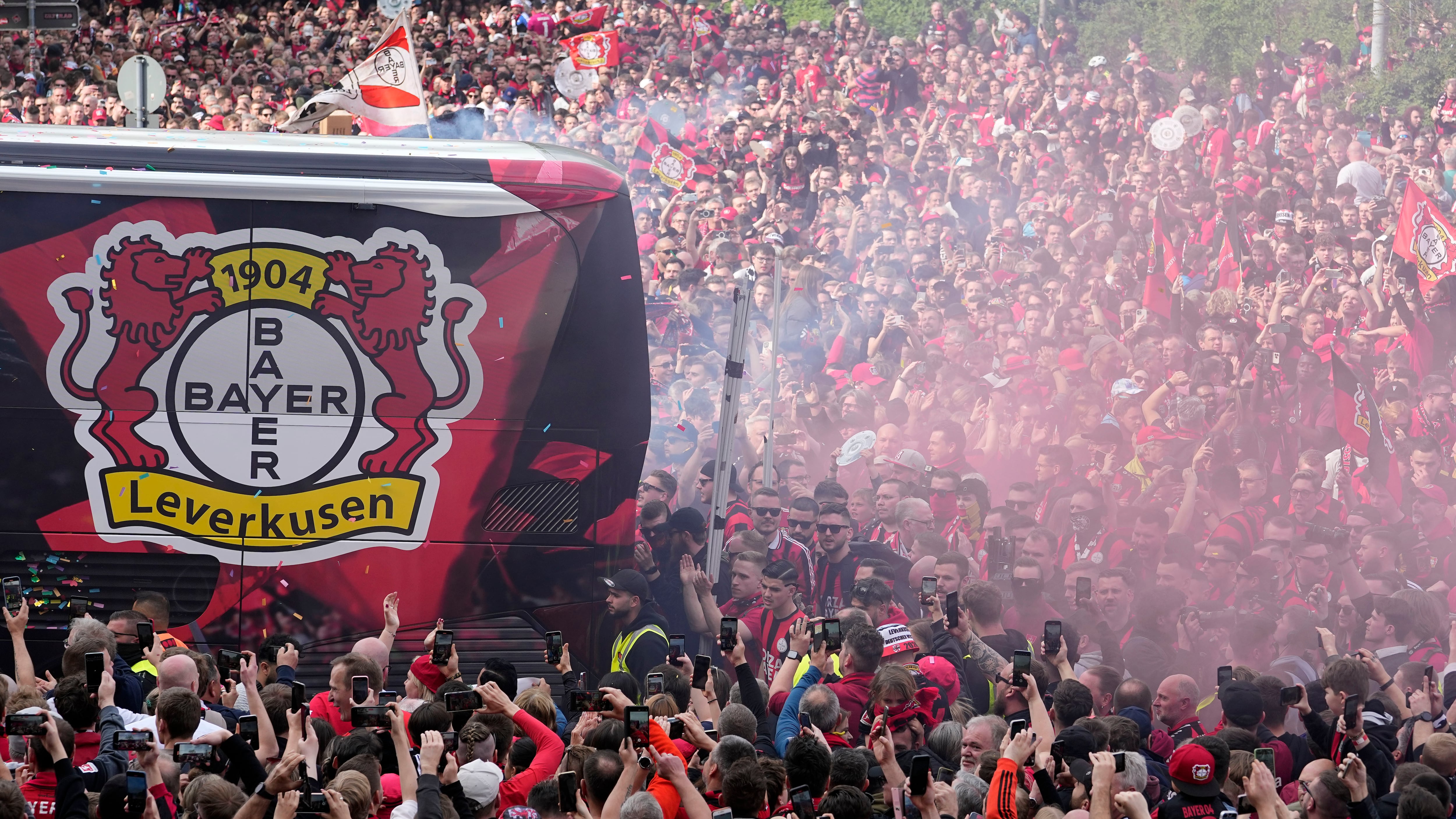 ¡Histórico! Bayer Leverkusen confirma proeza al ganar la Bundesliga por primera vez en 119 años