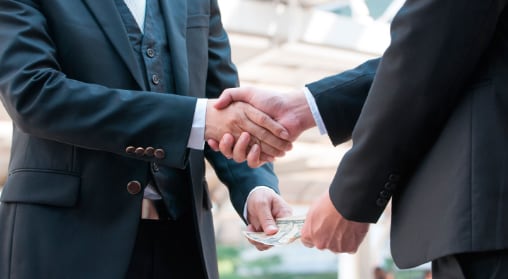 La corrupción no es sólo los sobornos y las malas prácticas.