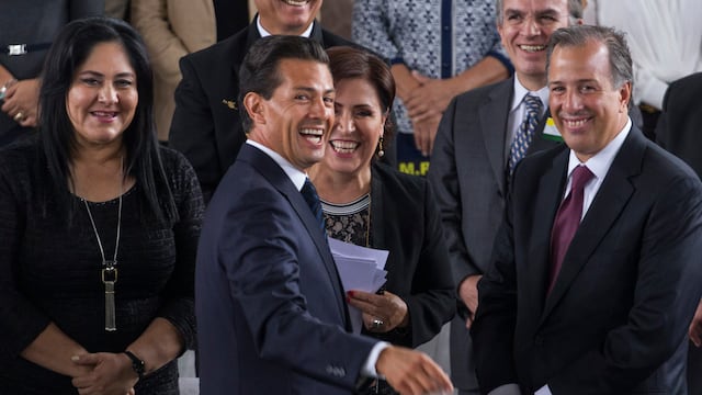 El expresidente Peña Nieto con Rosario Robles y José Antonio Meade, en imagen del año 2016.