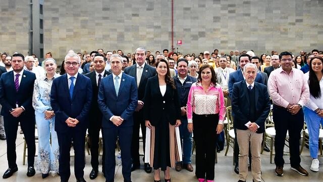 Tere Jiménez con alcaldes electos de Aguascalientes
