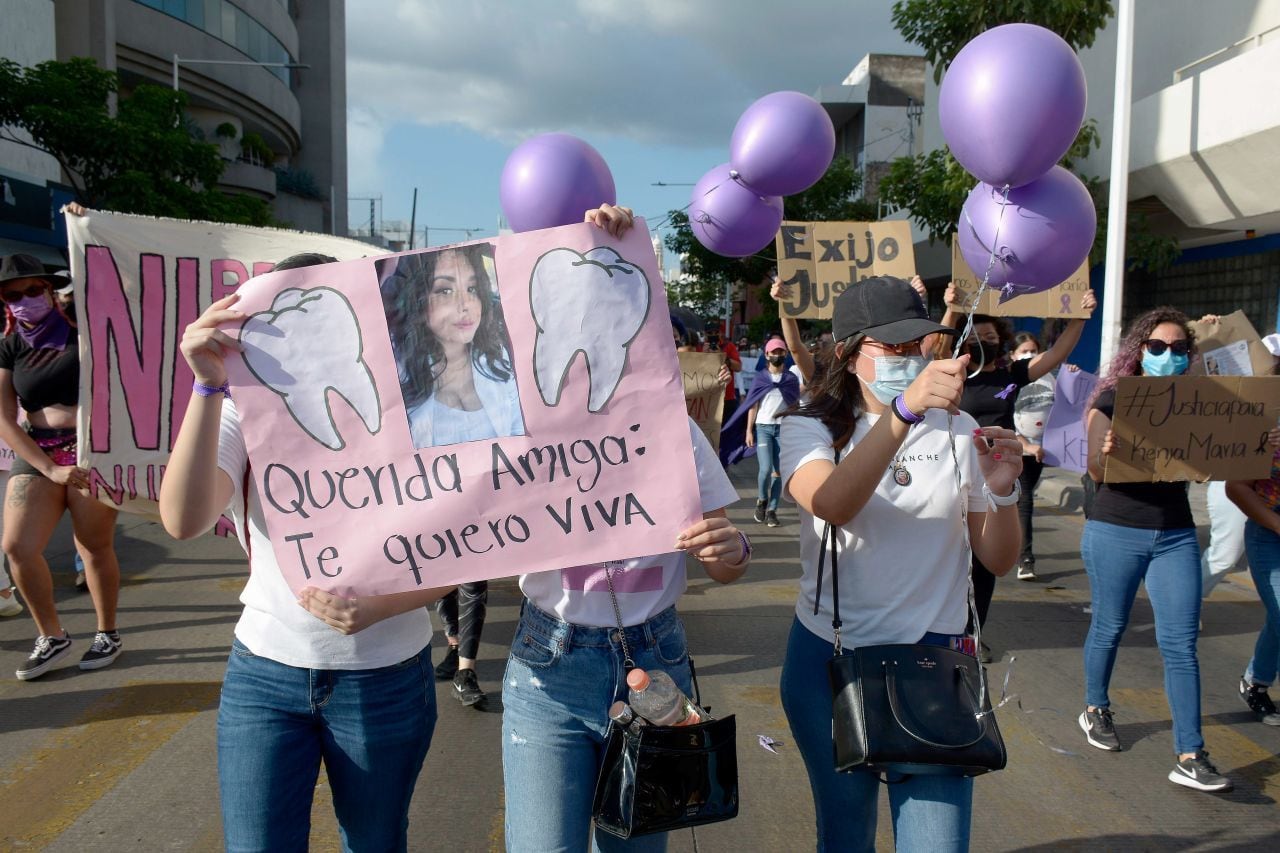 Marcha en Sinaloa por feminicidio de Kenya María