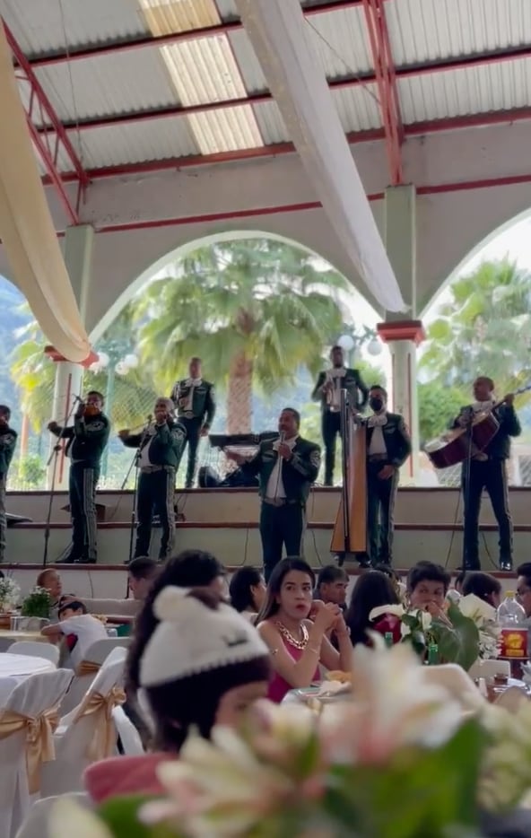 Mariachis en la boda
