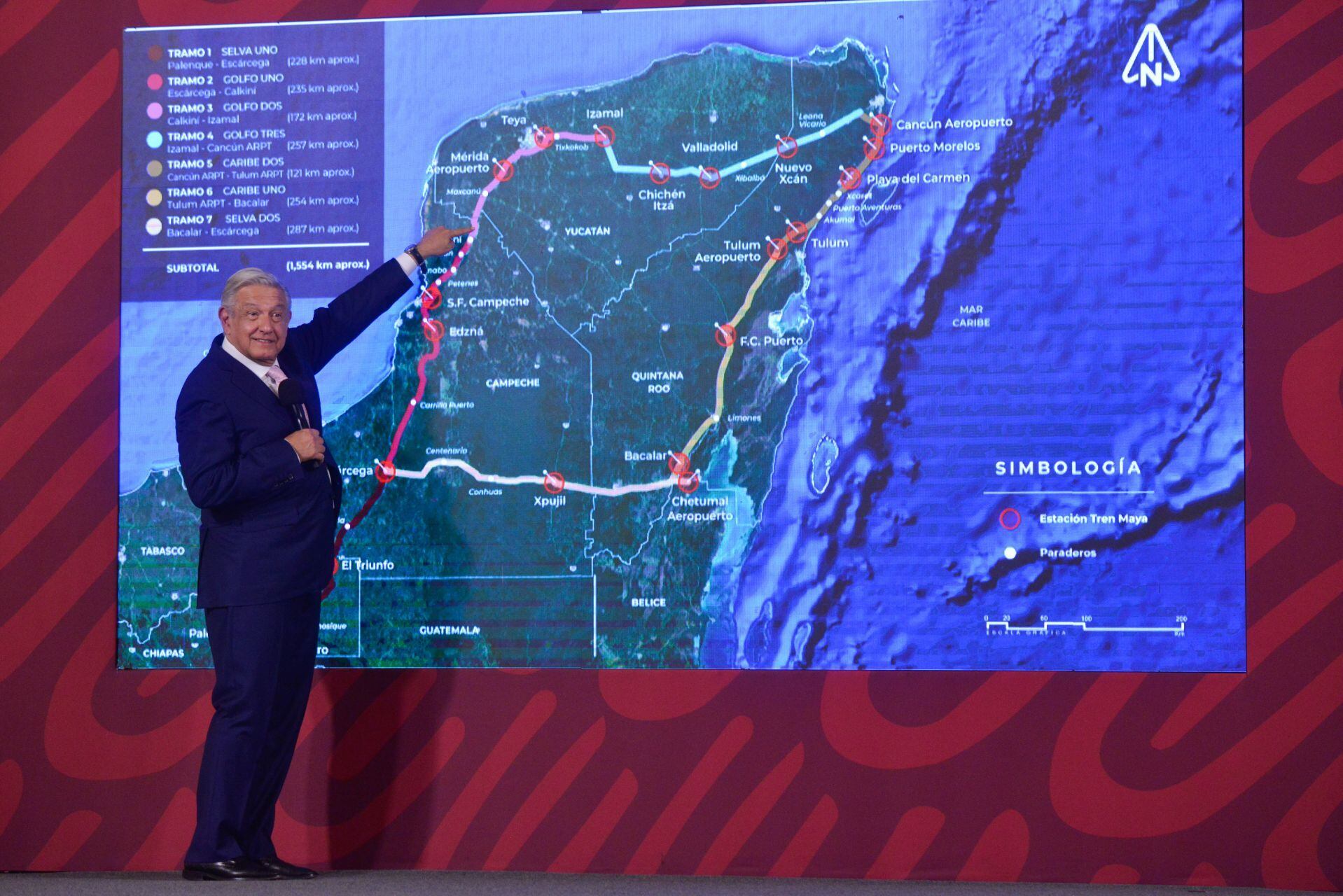AMLO se burló de un reportero para explicar porqué usó un helicóptero oficial