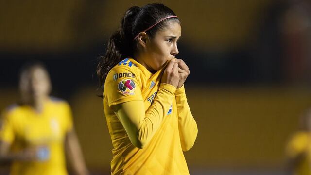 Lizbeth Ovalle anota gol para Tigresas.