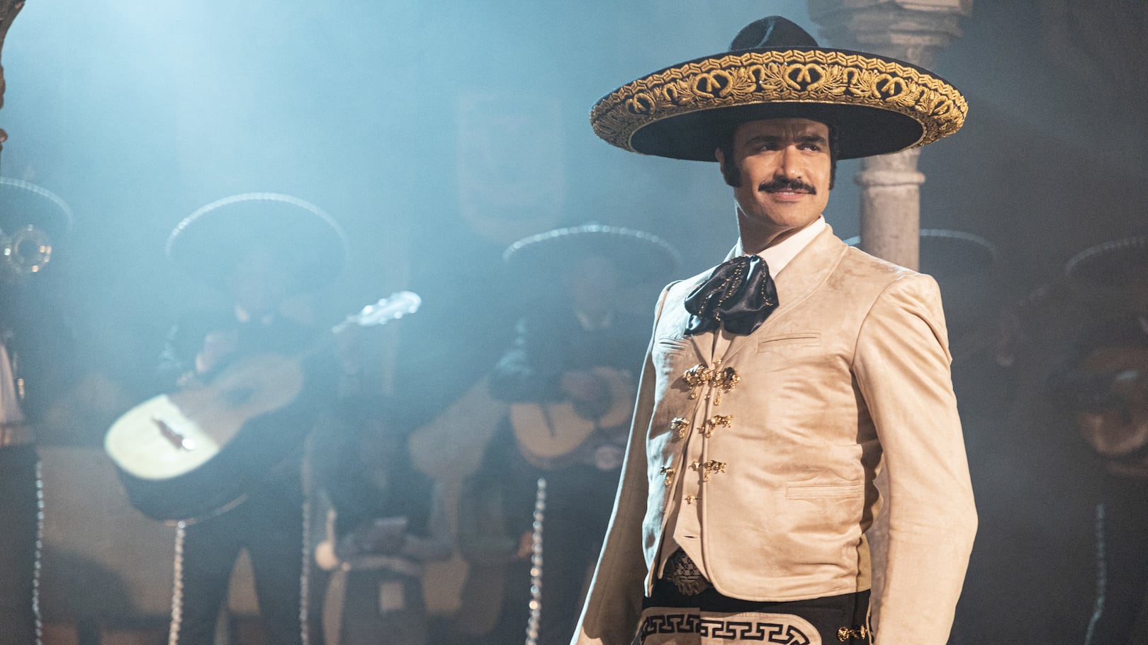 El Rey, Vicente Fernández: A nadie le gusta que presenten al cantante como un santo e incapaz de ser infiel