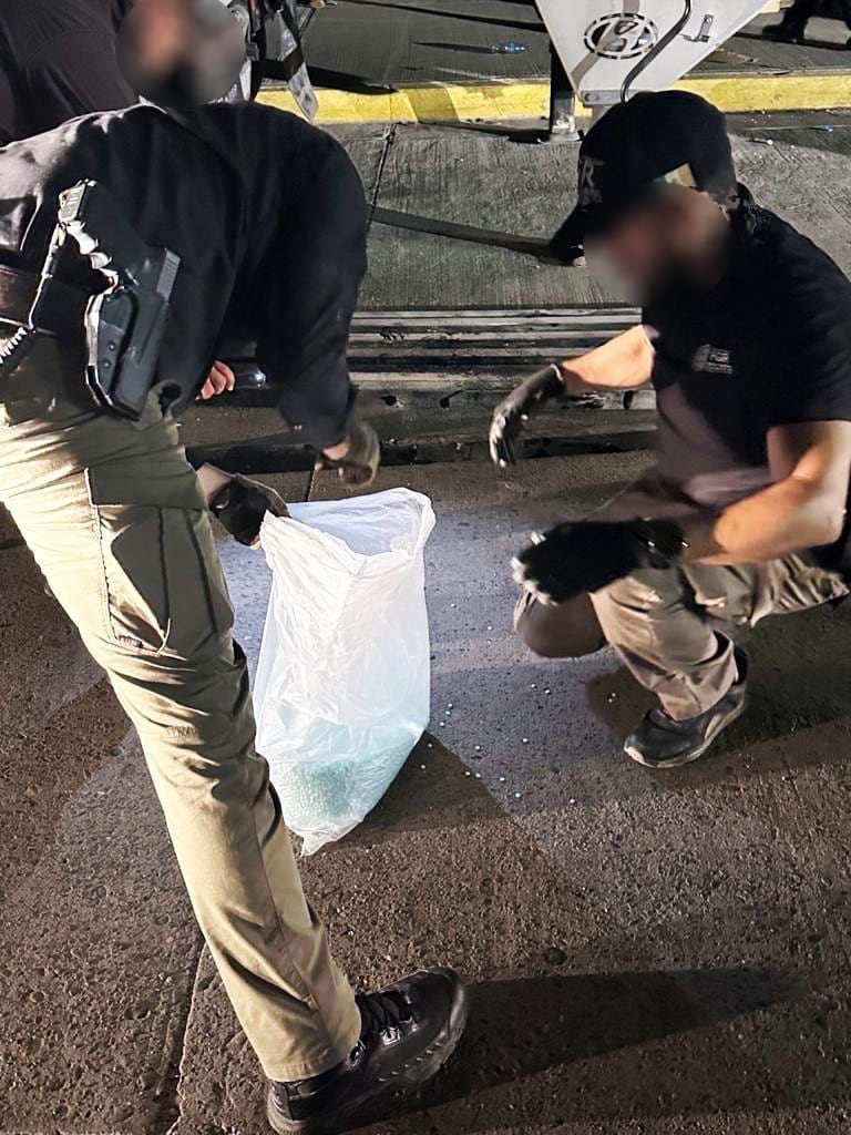 Conductor de tráiler detenido con 2 millones de pastillas