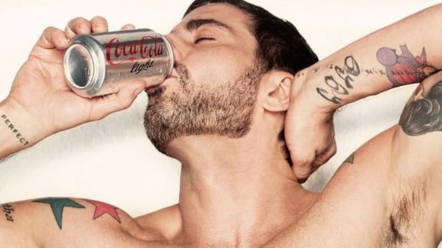 Marc Jacobs tomando Coca Cola light