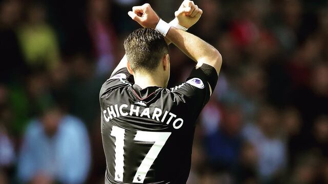 'Chicharito' Hernández festeja gol.