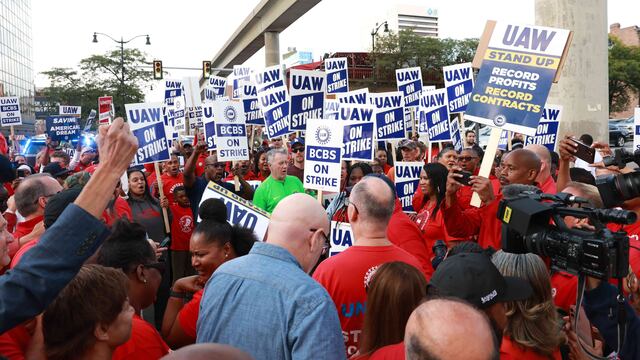 Huelga de GM, Ford y Stellantis en Estados Unidos