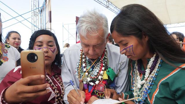 El presidente encabezó un encuentro con indígenas en Punta Chueca, Sonora