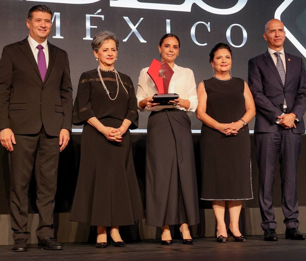 Ana Paty Peralta recibe Premio a las Mejores Prácticas de Gobiernos Locales