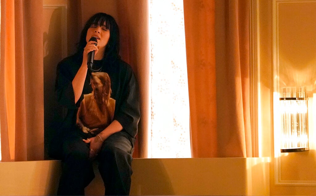 Billie Eilish en los premios Grammy 2022
