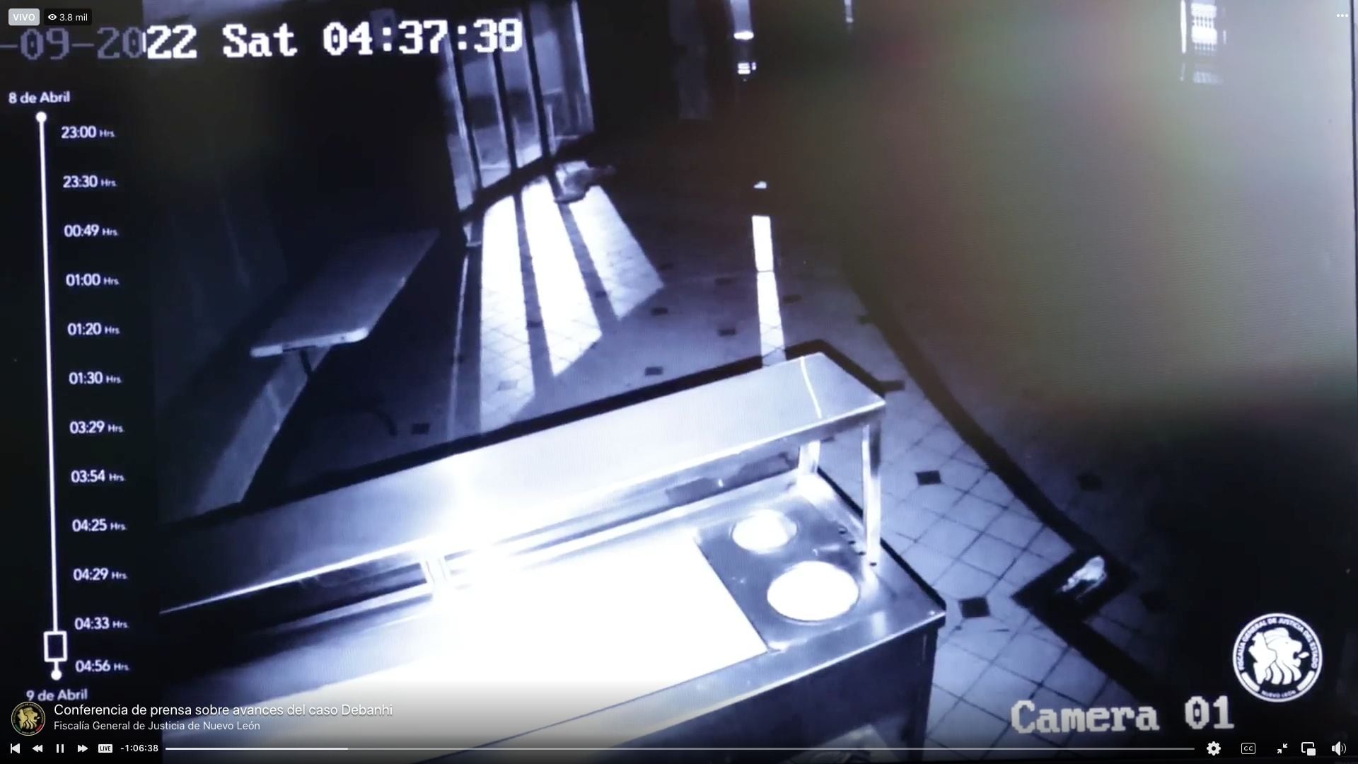 Grabación de una cámara de seguridad del restaurante del Motel Nueva Castilla que muestra a Debanhi por última vez