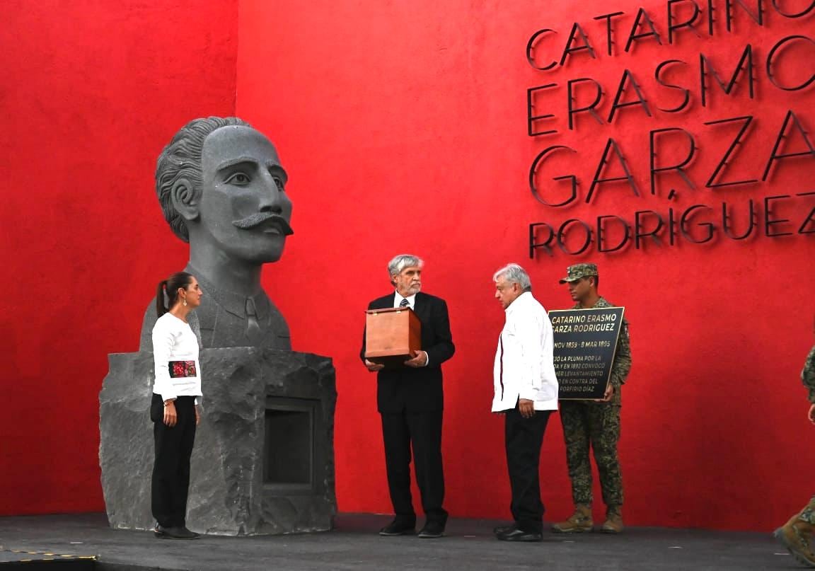 Estatua de Catarino Garza en Matamoros, Tamaulipas