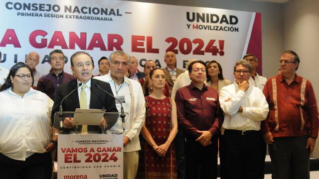 Alfonso Durazo, presidente del Comité Nacional de Morena anuncia lo estipulado en el Consejo para la elección del candidato a la presidencia.