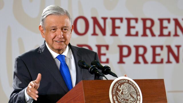 Cuauhtémoc, Ciudad de México, México, 30 de jseptiembre de 2019.
Andrés Manuel López Obrador, Presidente de México en conferencia de prensa en el Salón Tesorería de Palacio Nacional. Lo acompañan: Víctor Villalobos Arámbula, secretario de Agricultura y Desarrollo Rural (Sader); Ignacio Ovalle Fernández, director general del organismo Seguridad Alimentaria Mexicana (Segalmex) y Ricardo Sheffield Padilla, titular de la Procuraduría Federal del Consumidor (Profeco).
Foto: / Presidencia
Andrés Manuel López Obrador, presidente de México