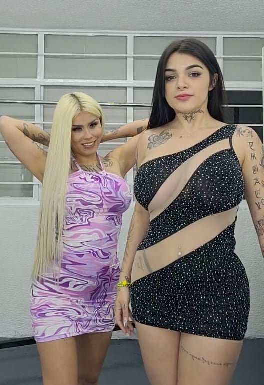 Mona y Karely Ruiz.