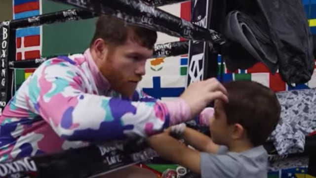 Canelo Álvarez con su hijo