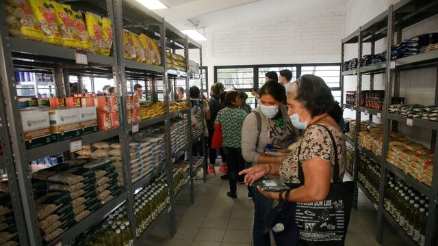 Marca Bienestar: Claudia Sheinbaum recorre Tiendas del Bienestar