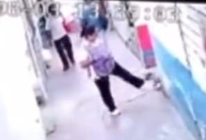 Mujer amenaza a perrito en Mercado Cuauhtémoc en Ecatepec