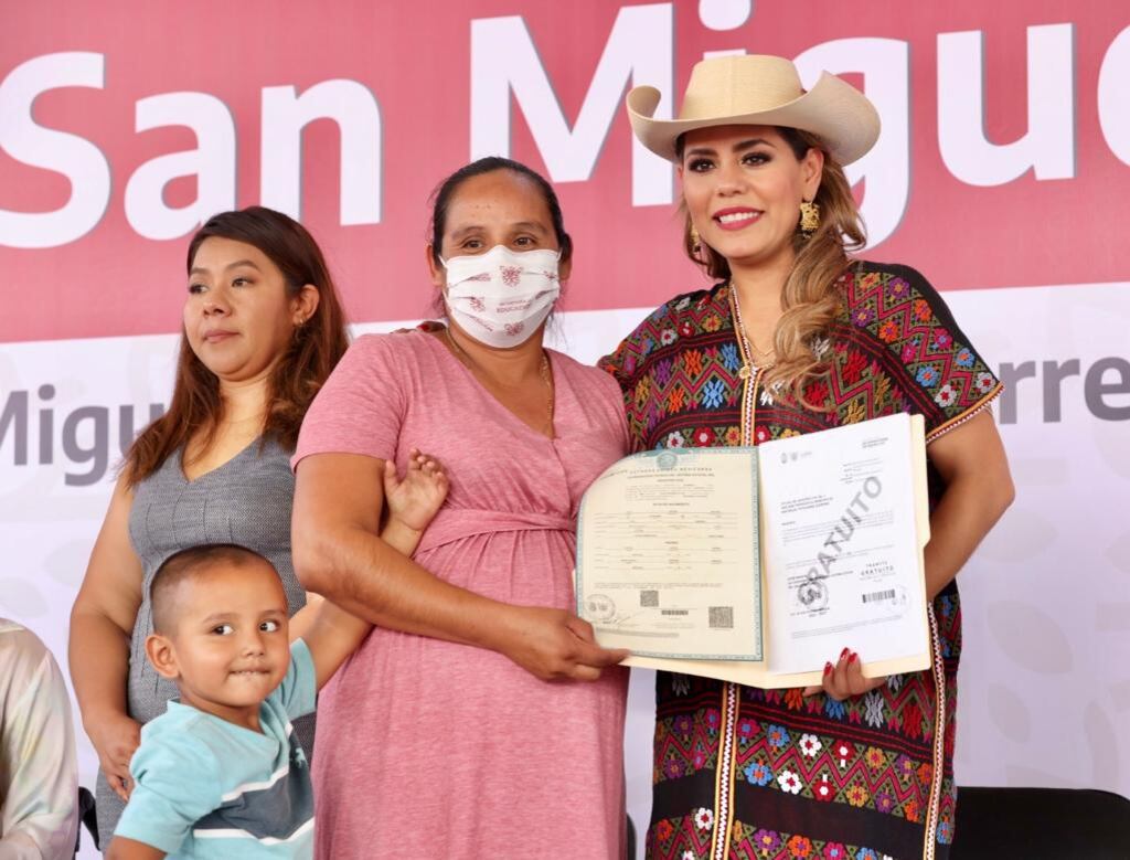 Evelyn Salgado acude a San Miguel Totolapan para ofrecer programas de atención social y bienestar