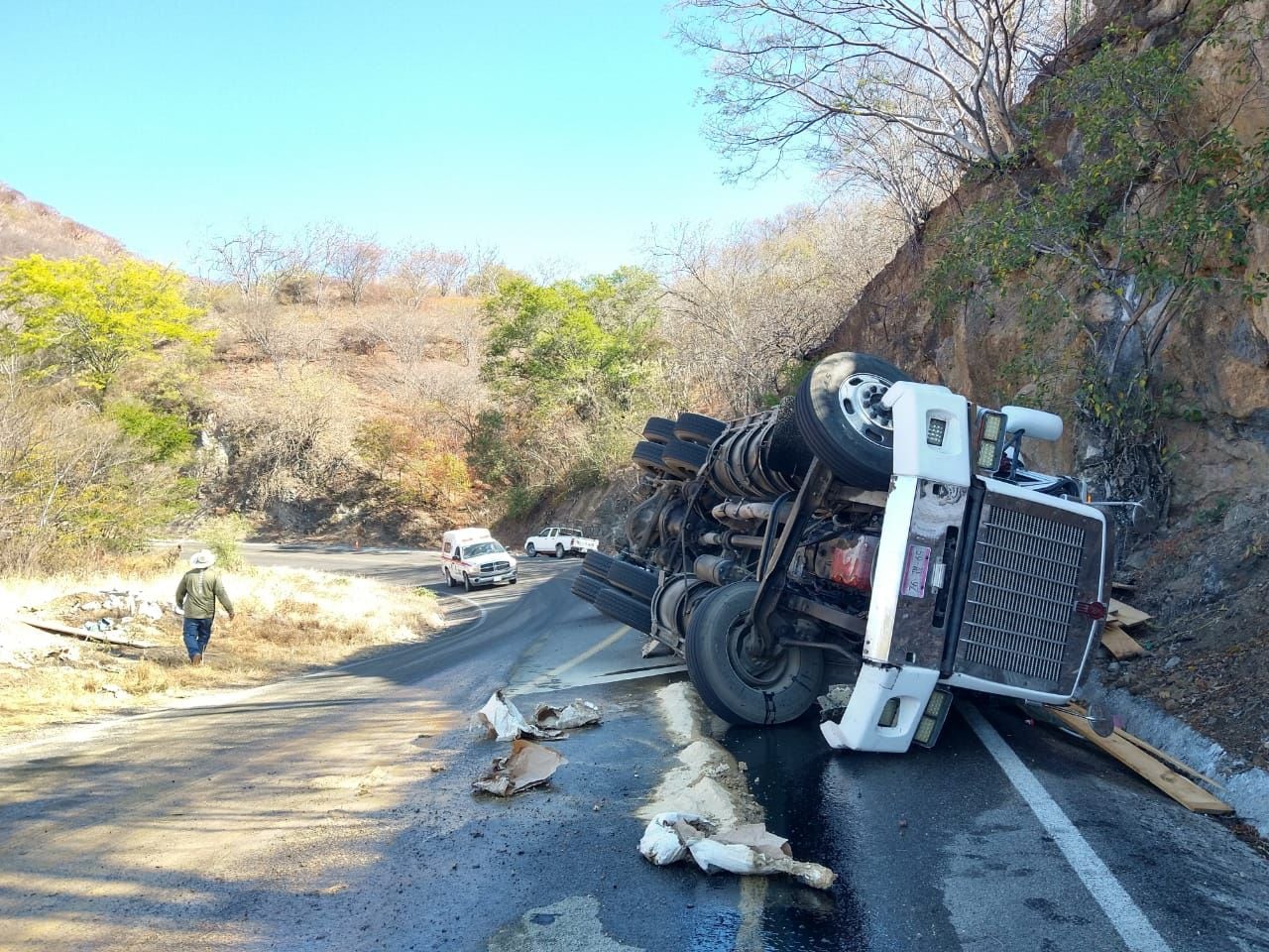 Ocurrió un accidente en la carretera Oaxaca-Tehuantepec este 25 de diciembre de 2023