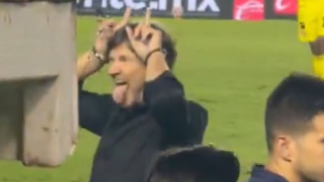 Hernán Cristante le hace polémica seña a la afición del América