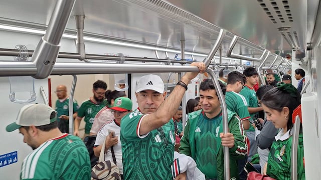 Fiebre mundialista en el Tren Ligero por el México vs Ecuador