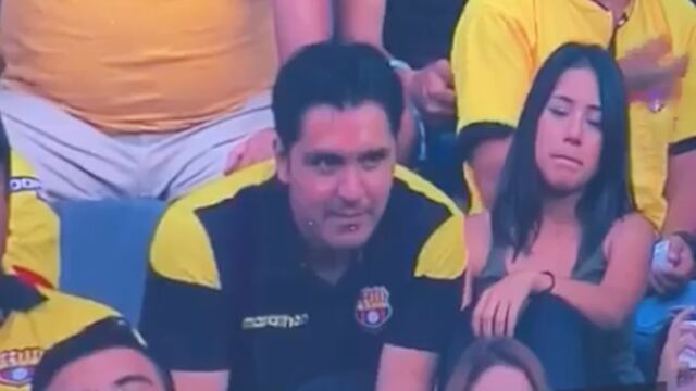 Un aficionado fue sorprendido por la Kiss Cam