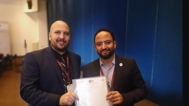 Jorge Enrique Hernández Meza (a la derecha )