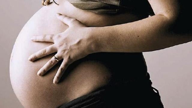 Imagen de archivo de una mujer embarazada.