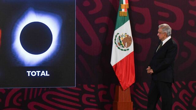 El gobierno de México recomienda tomarte selfies por el eclipse solar 2024