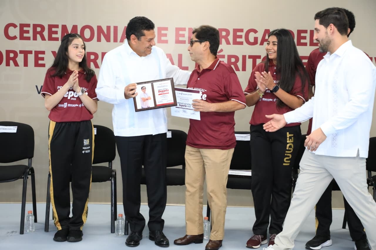 Javier May reconoce el deporte con Beca de Sostenimiento Deportivo y Premio Estatal del Deporte 2025.
