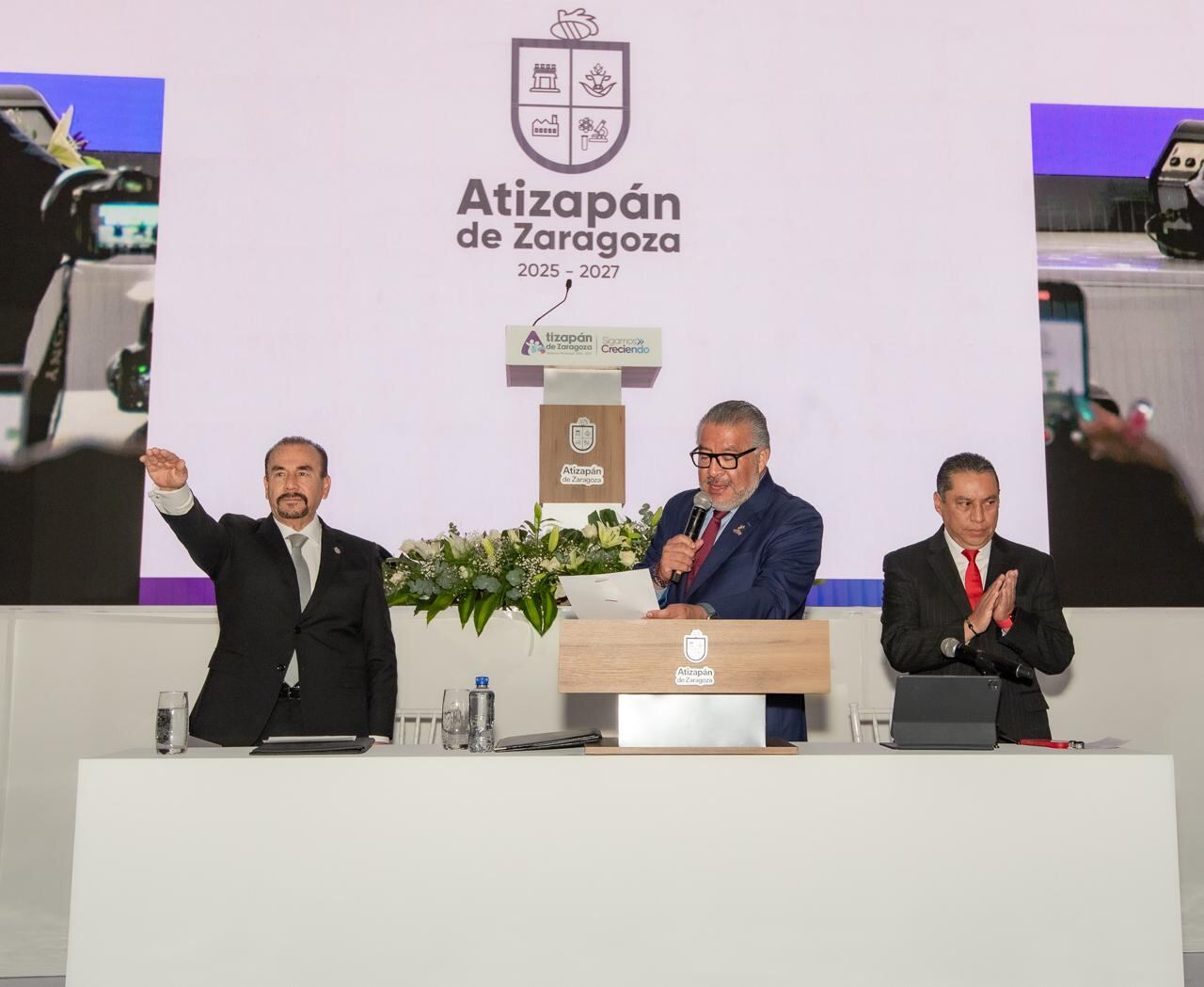 Pedro Rodríguez toma protesta como alcalde de Atizapán
