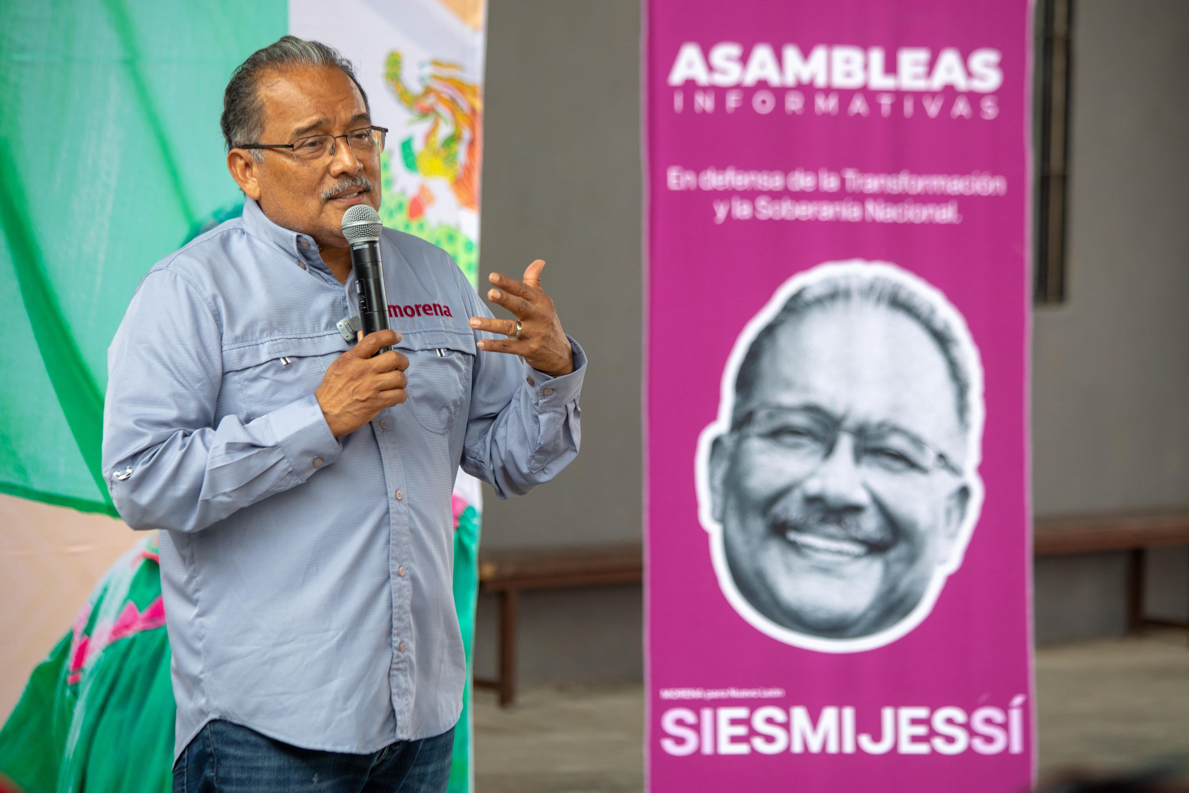 Andrés Mijes destaca la importancia de un gobierno que escuche a la ciudadanía.