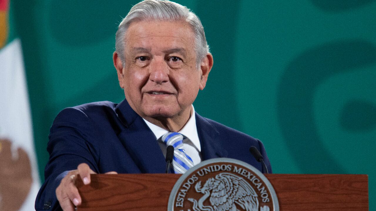 AMLO responde a Javier Sicilia por compararlo con Hitler