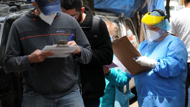 Fila para prueba Covid-19