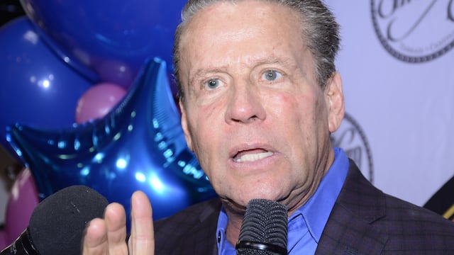 Alfredo Adame, conductor.