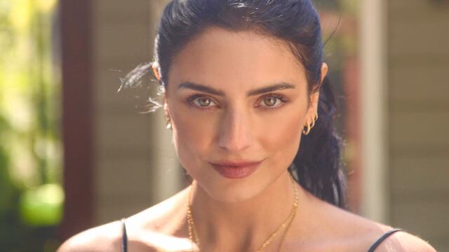 Aislinn Derbez