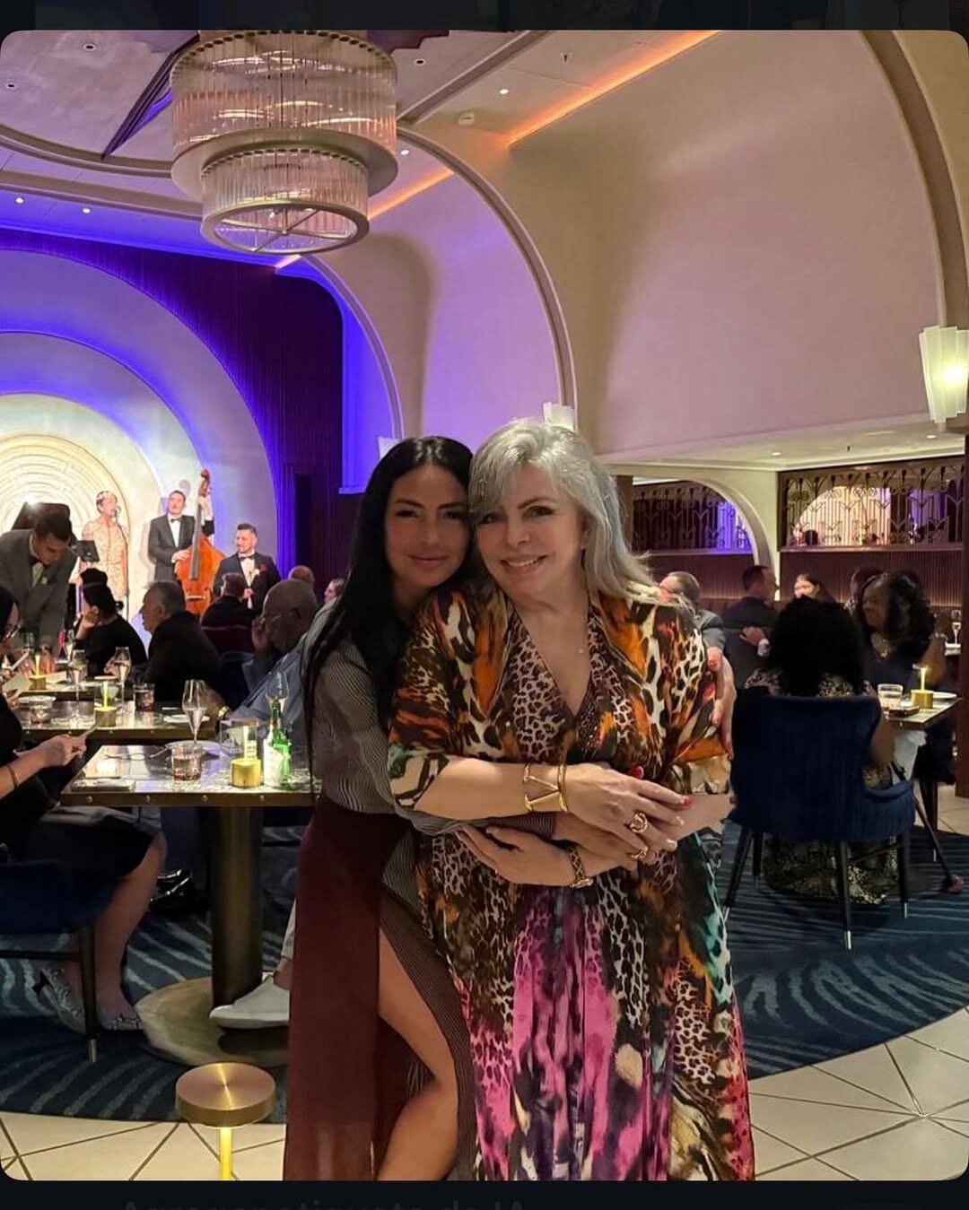Mariela Sánchez y Verónica Castro.