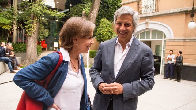 María Amparo Casar, corrupta. Y sus datos personales