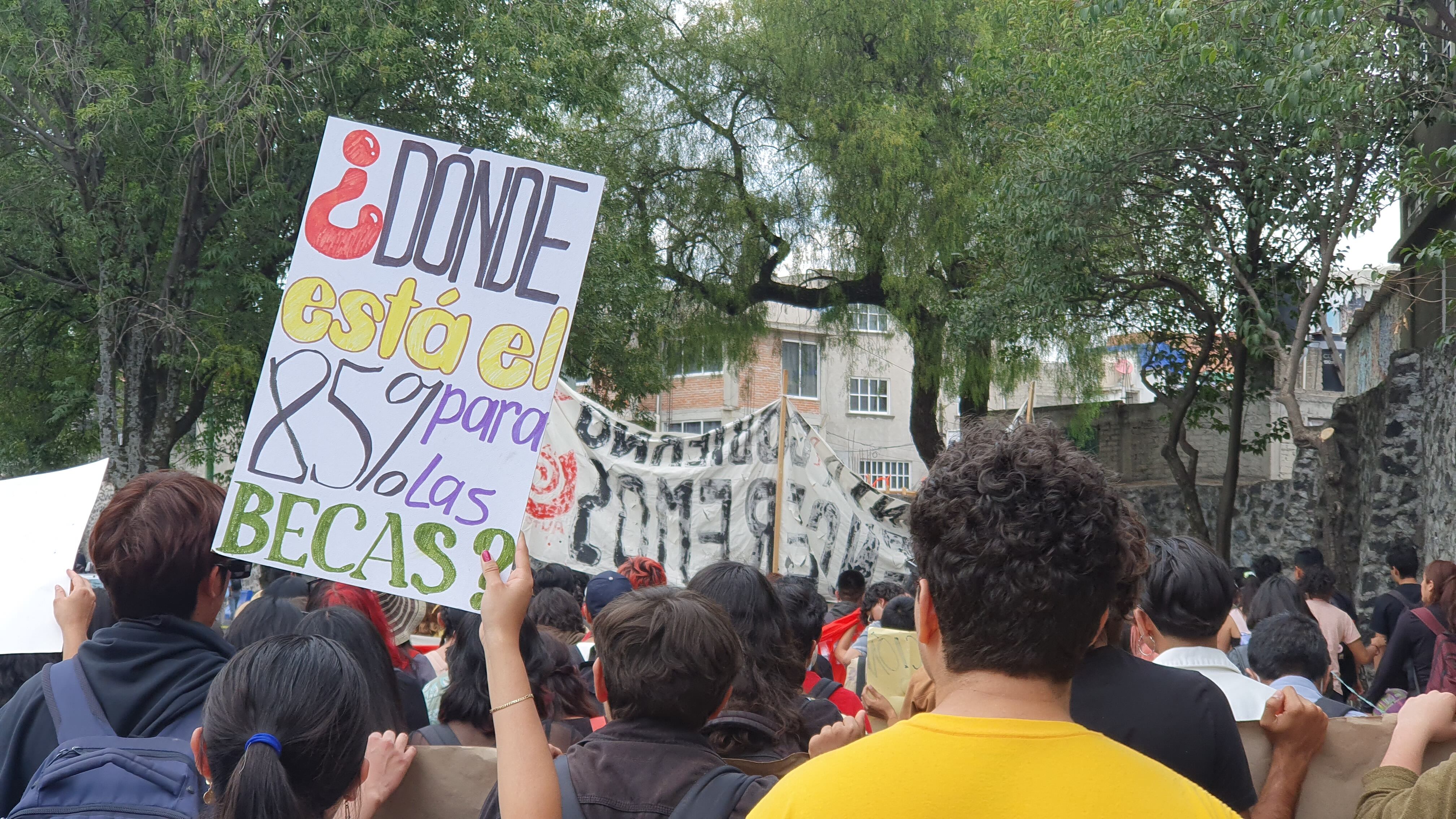 Protesta en Ciudad Universitaria por las becas Elisa Acuña