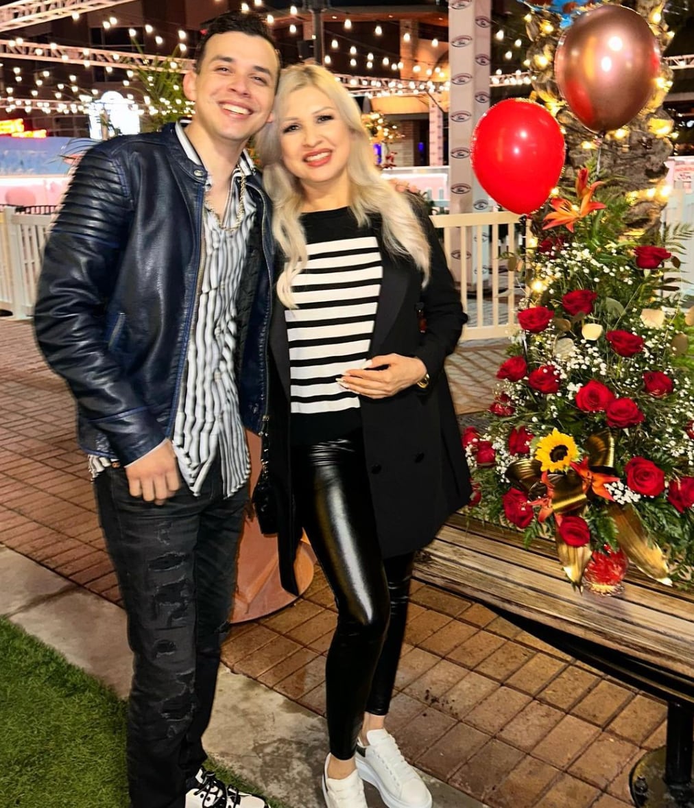 Carlos Parra y su mamá, Paola Ruiz