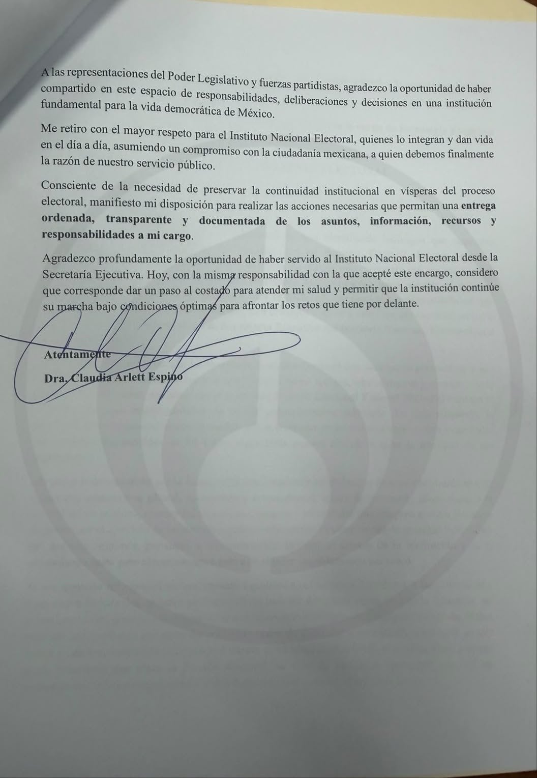 Esta fue la razón por la que Claudia Arlett Espino renunció al INE