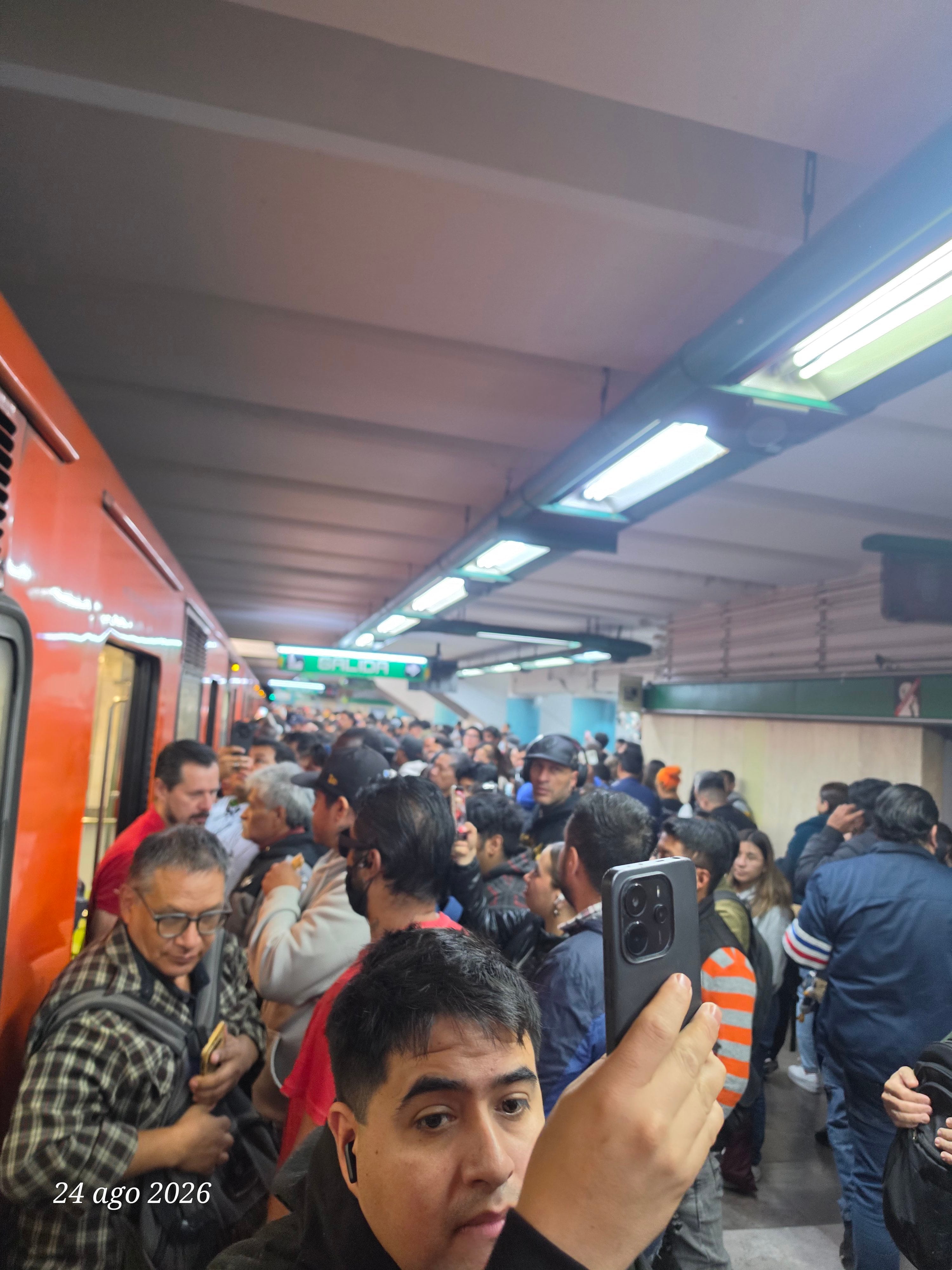 Metro CDMX retiró un tren en Santa Anita de la Línea 8