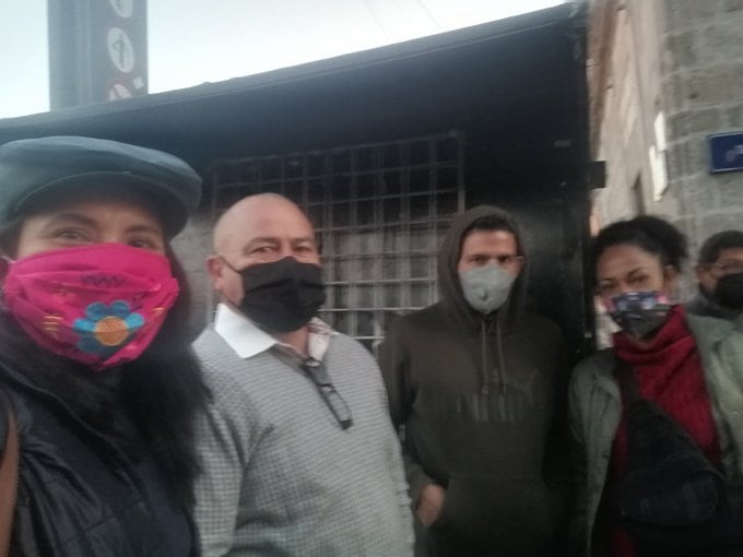 Laura Barranco y la familia de Israel Vallarta