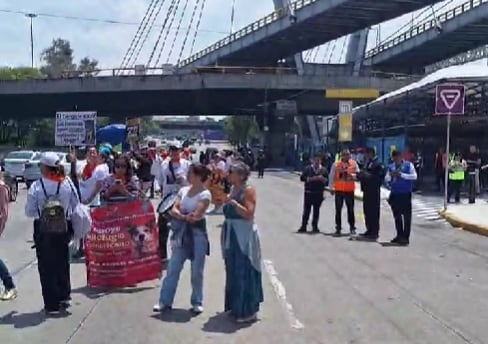 AICM advierte a pasajeros sobre manifestaciones; animalistas protestan por el refugio Franciscano