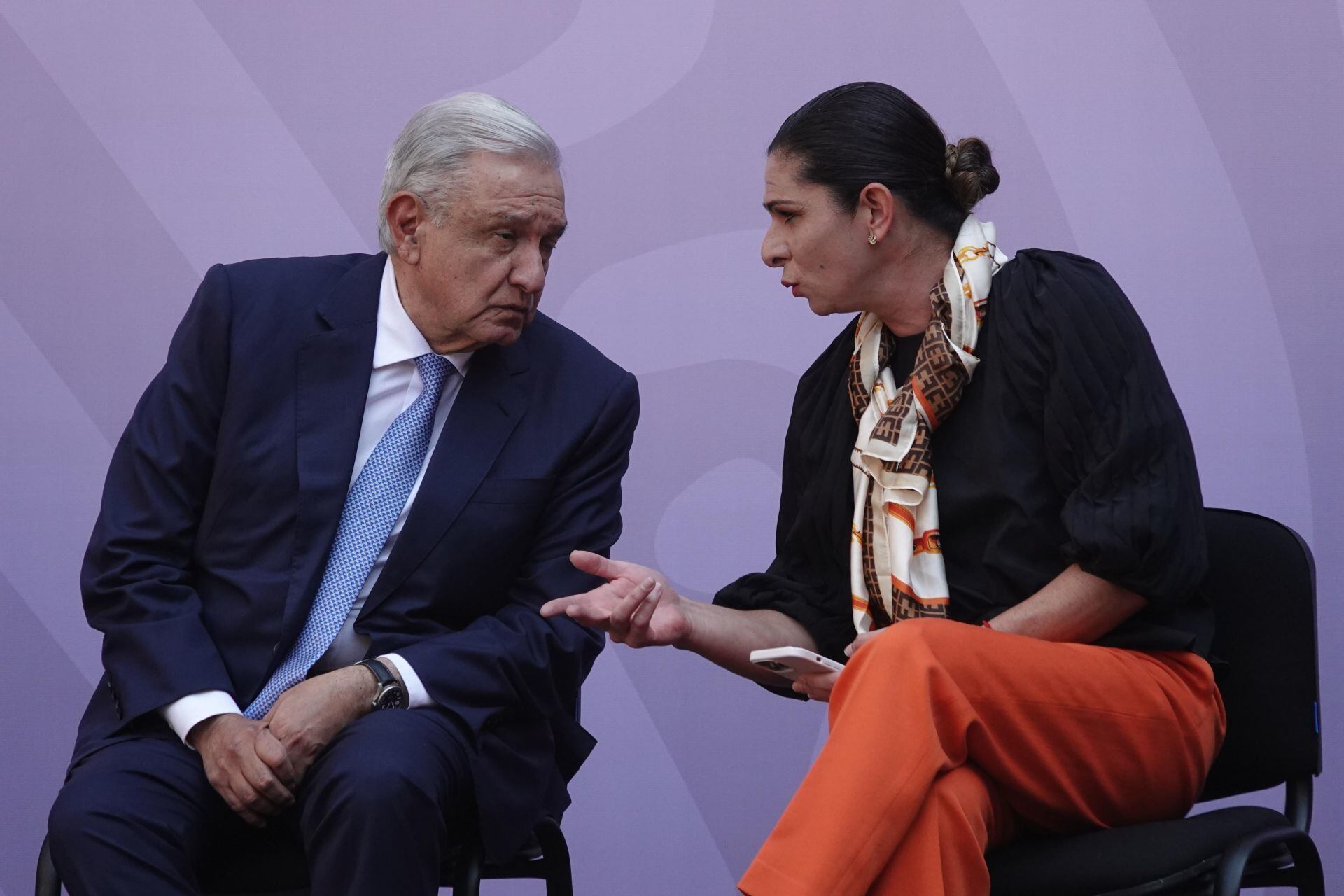 AMLO y Ana Gabriela Guevara