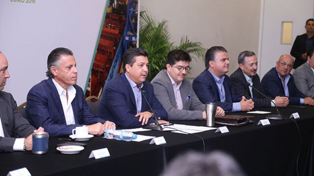 El gobernador Francisco García Cabeza de Vaca y Manuel Molano Ruíz, director general del Instituto Mexicano para la Competitividad (IMCO) se encontraron con empresarios del sur del estado.